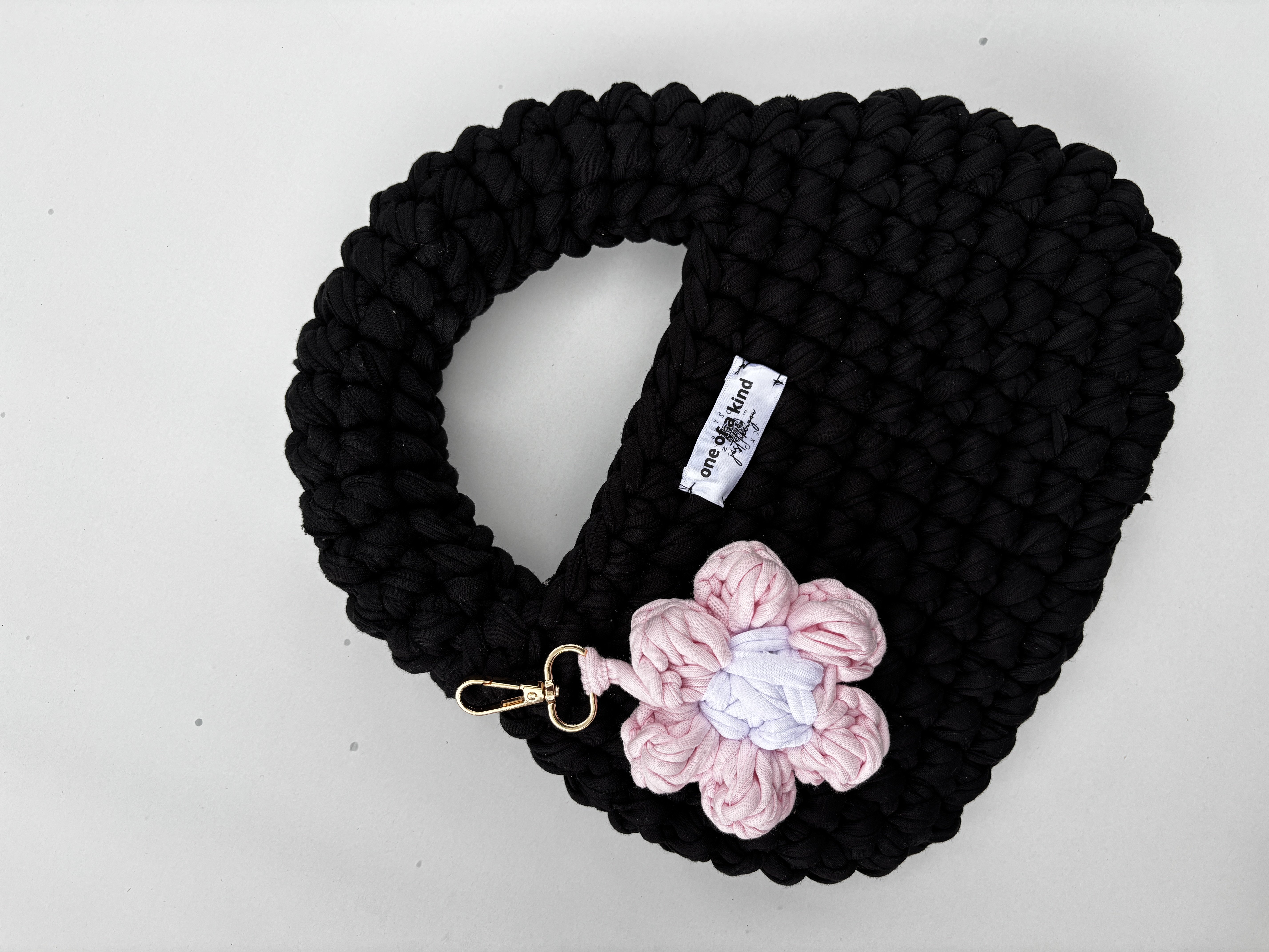 Přívěšek kytička růžovo-bílá